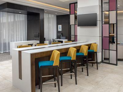 Crowne Plaza Airport By Ihg Hotel 4*