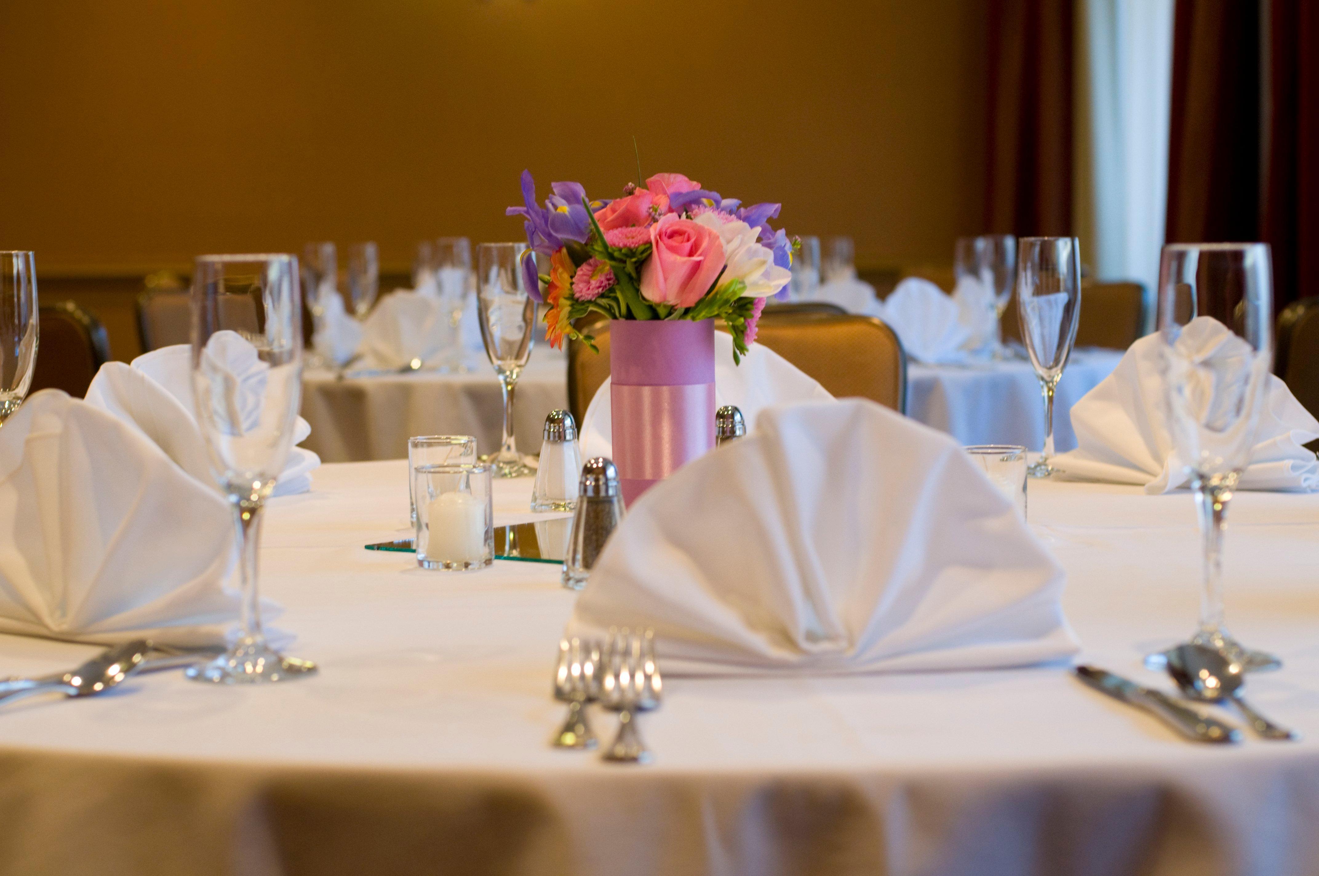 Hotel Crowne Plaza Airport By Ihg 4*