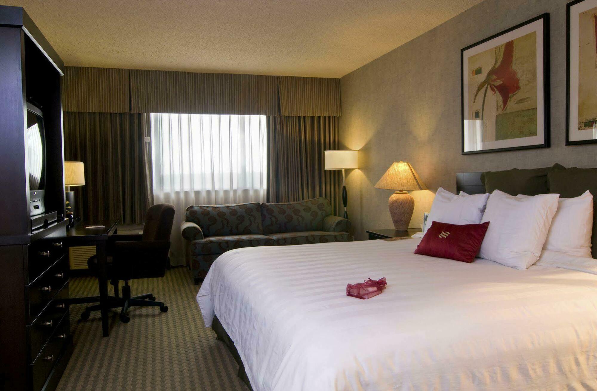 Crowne Plaza Airport By Ihg Hotel San Antonio