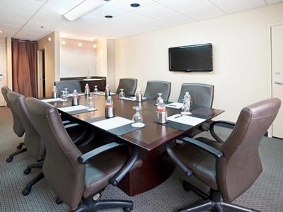 Crowne Plaza Airport By Ihg Hotel San Antonio