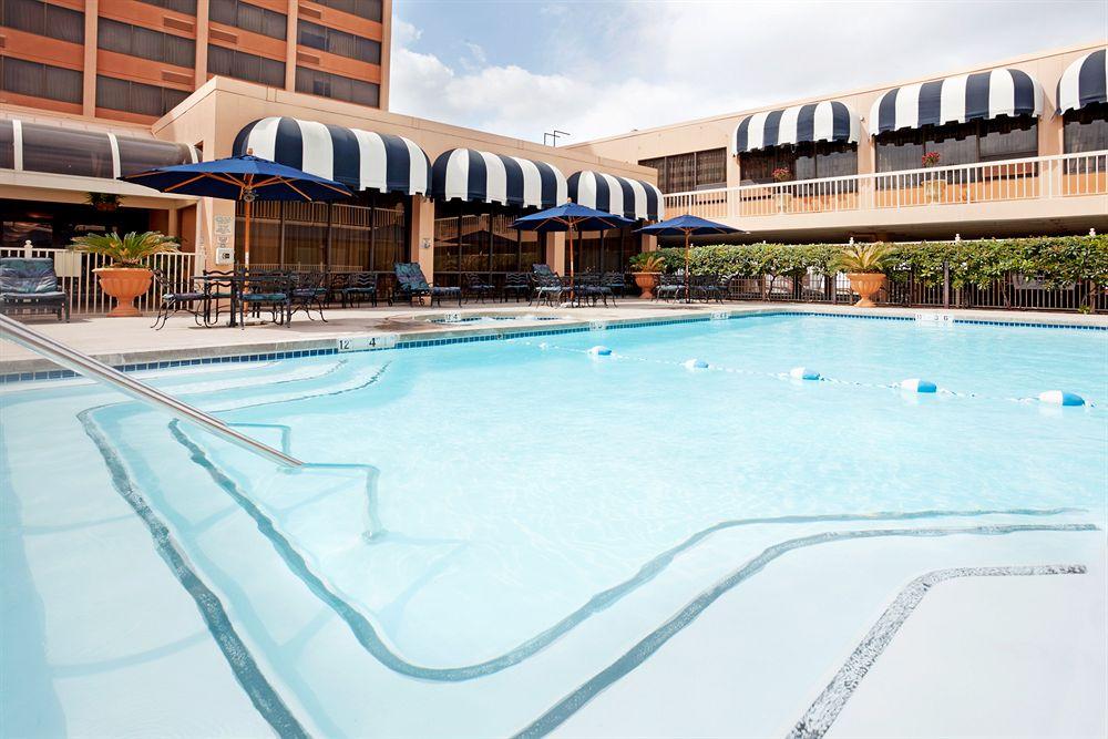 Crowne Plaza Airport By Ihg