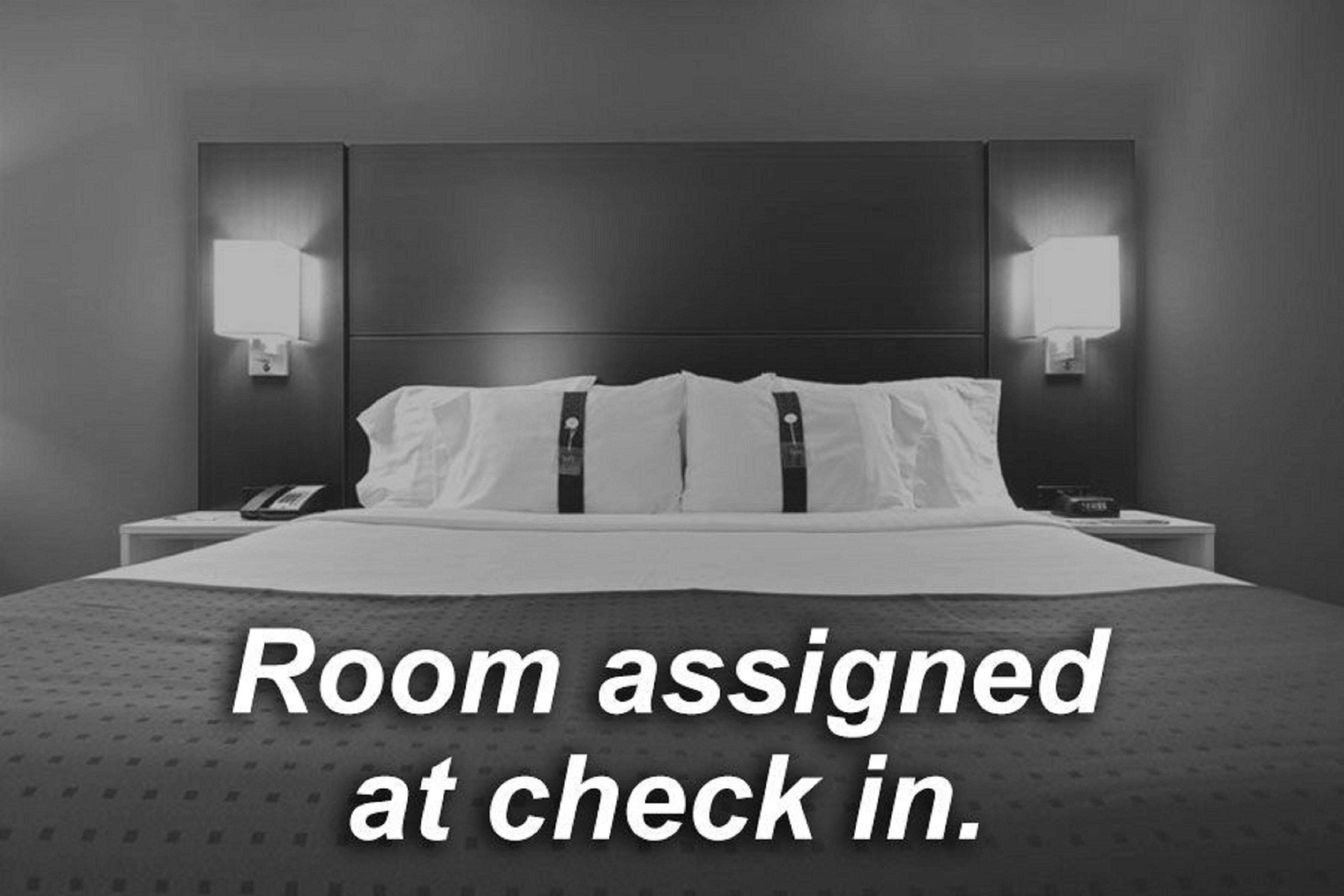 Crowne Plaza Airport By Ihg 4*