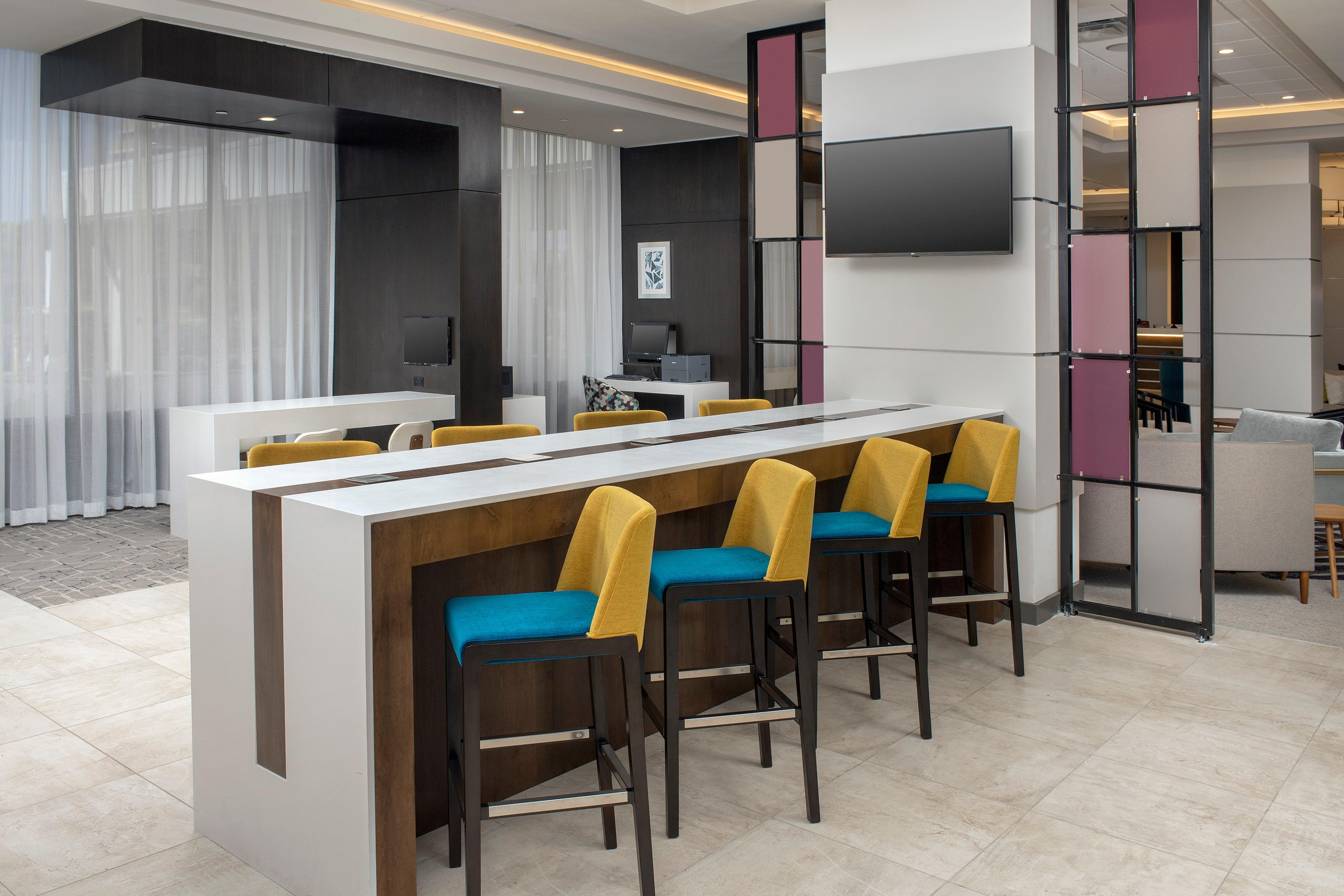 Crowne Plaza Airport By Ihg Hotel 4*