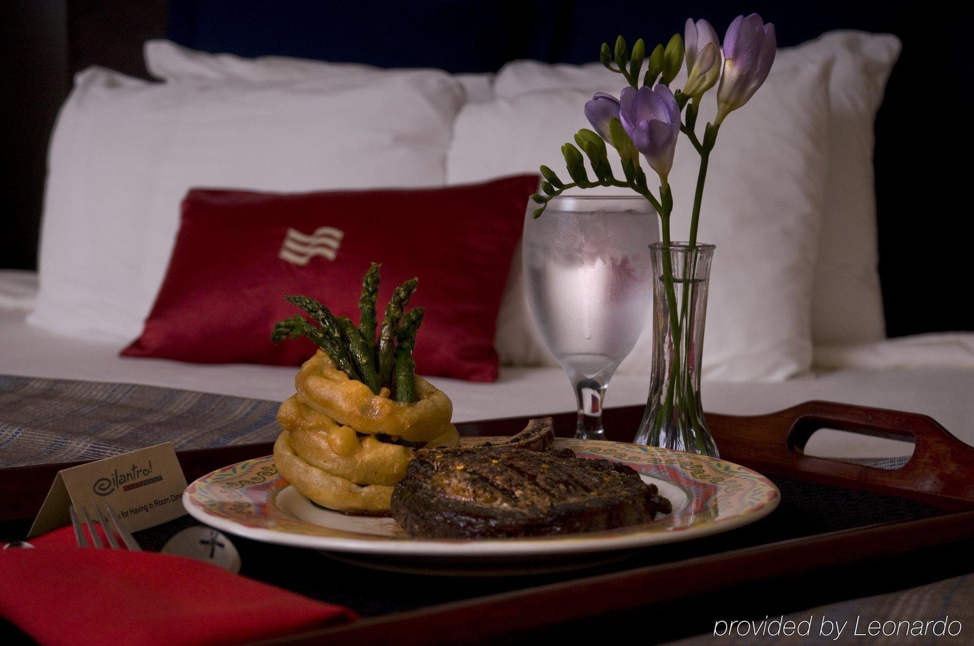 Crowne Plaza Airport By Ihg