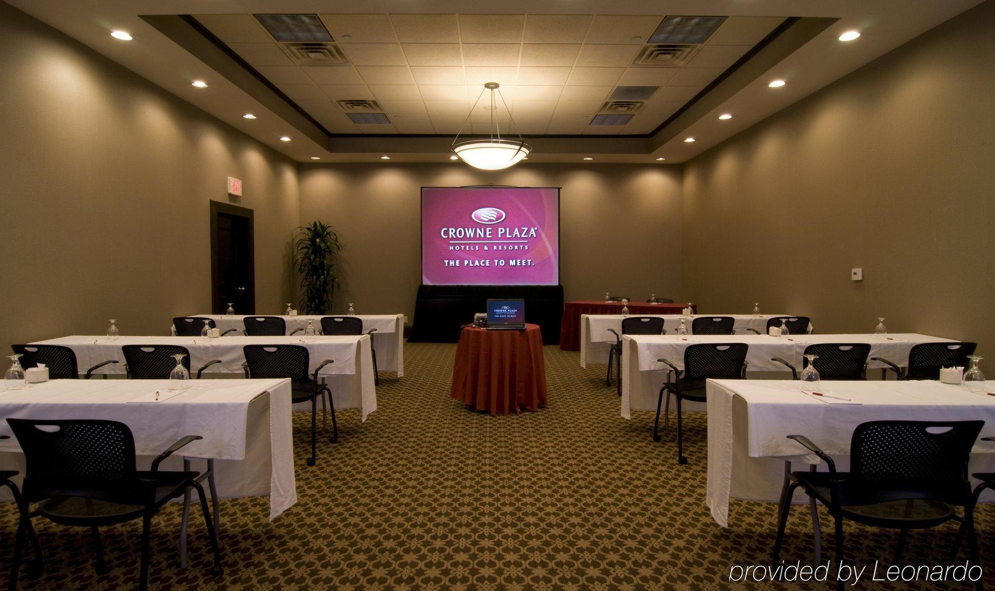 Hotel Crowne Plaza Airport By Ihg 4*