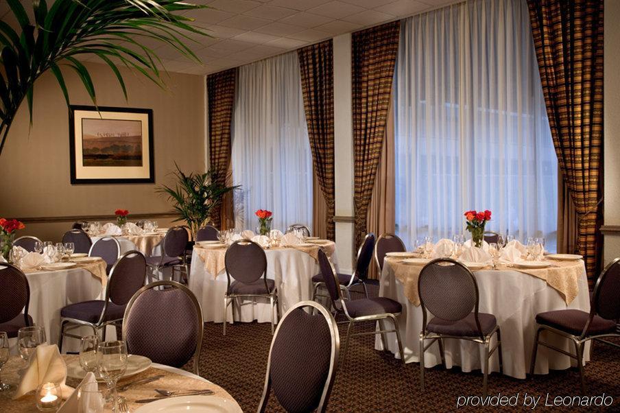 Crowne Plaza Airport By Ihg Hotel