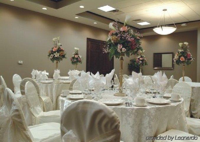 Crowne Plaza Airport By Ihg