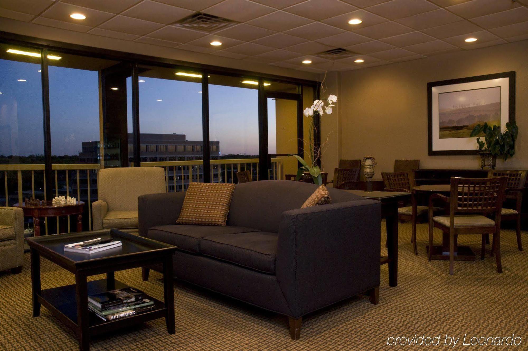 Crowne Plaza Airport By Ihg Hotel 4*