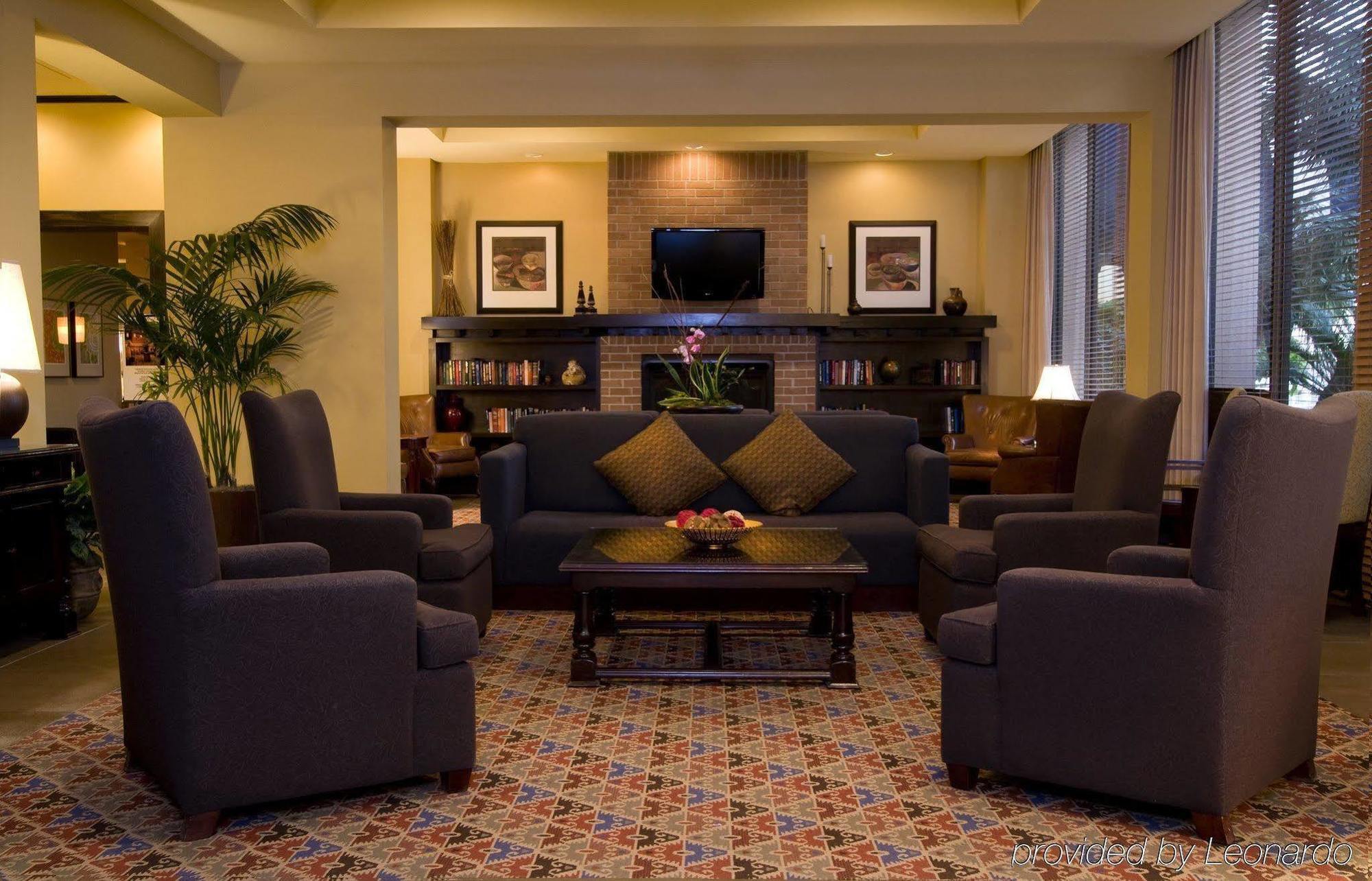 Crowne Plaza Airport By Ihg Hotel 4*