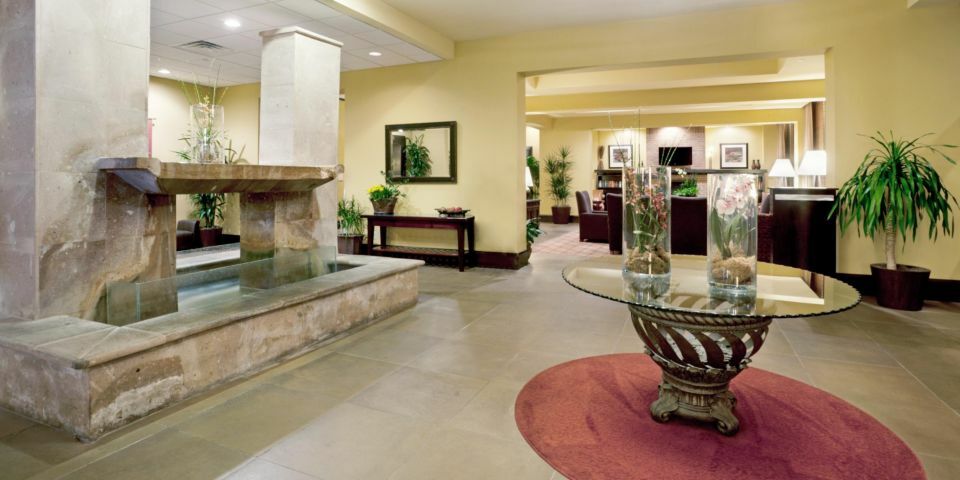 Crowne Plaza Airport By Ihg