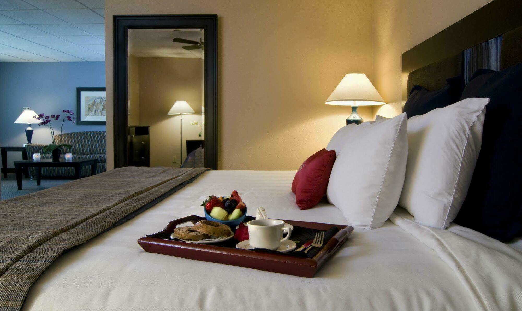 Crowne Plaza Airport By Ihg